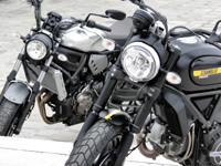 Duel Scrambler Vs XSR700 : du rififi en entrée de gamme