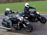 Yamaha Vmax Vs Triumph Rocket III Roadster : le choc des Titans !