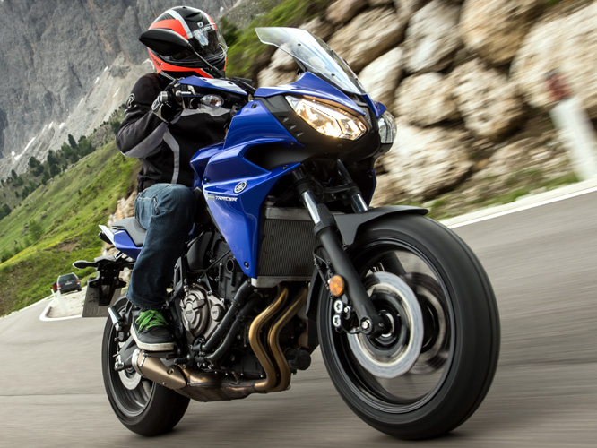 Tous les Tests - Essai Yamaha Tracer 700 : petite routière