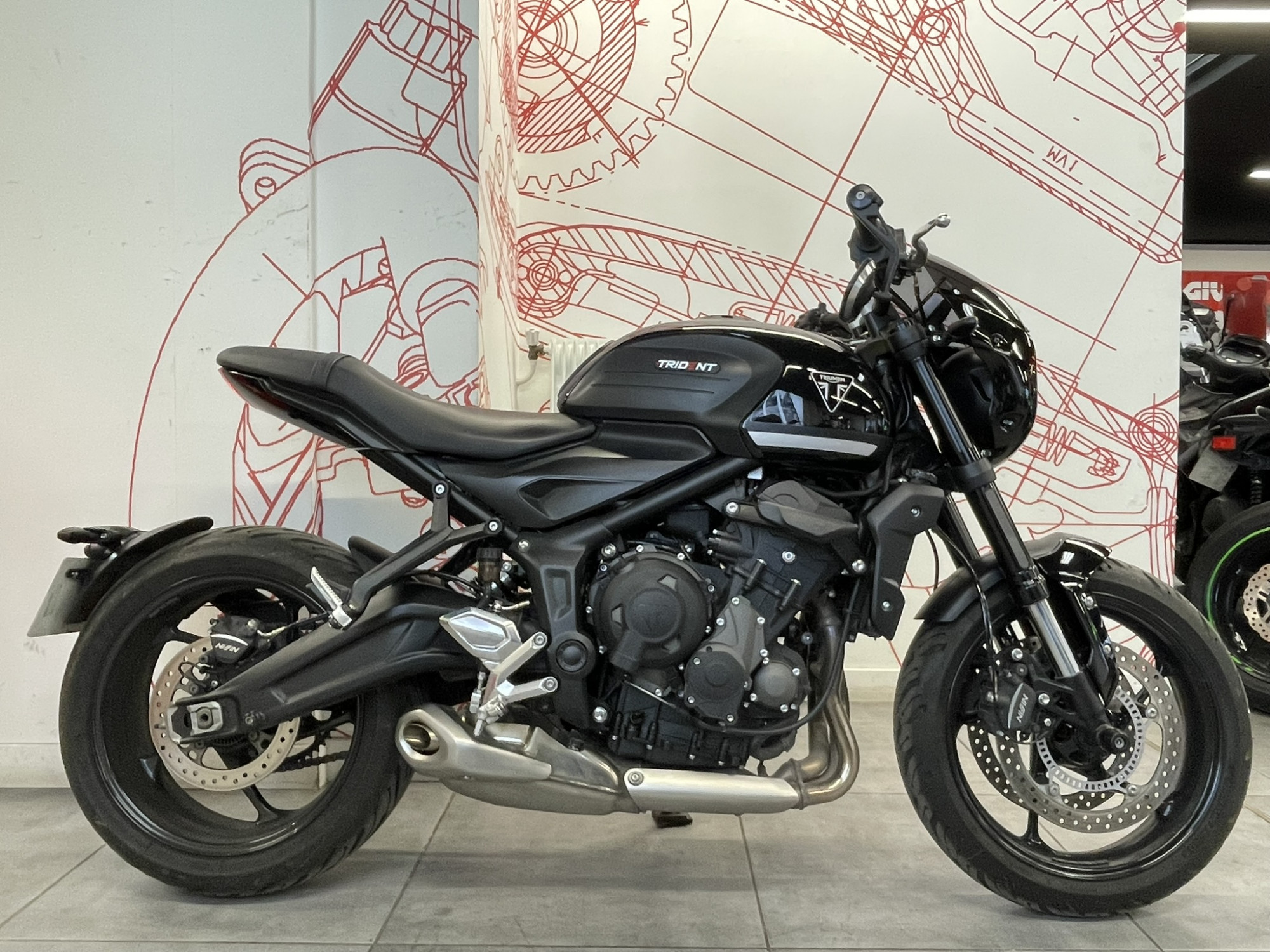 TRIUMPH 660 TRIDENT 660