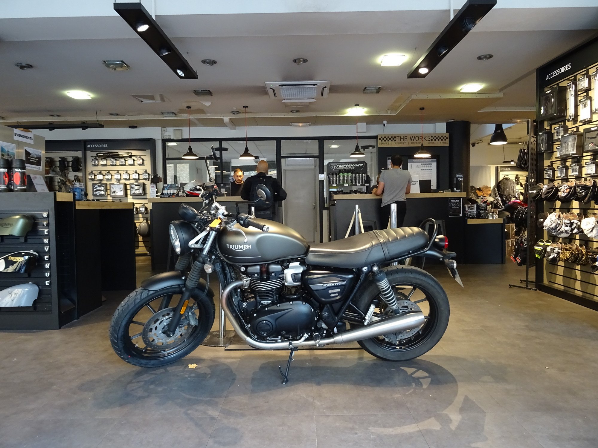 TRIUMPH 900 STREET TWIN  900