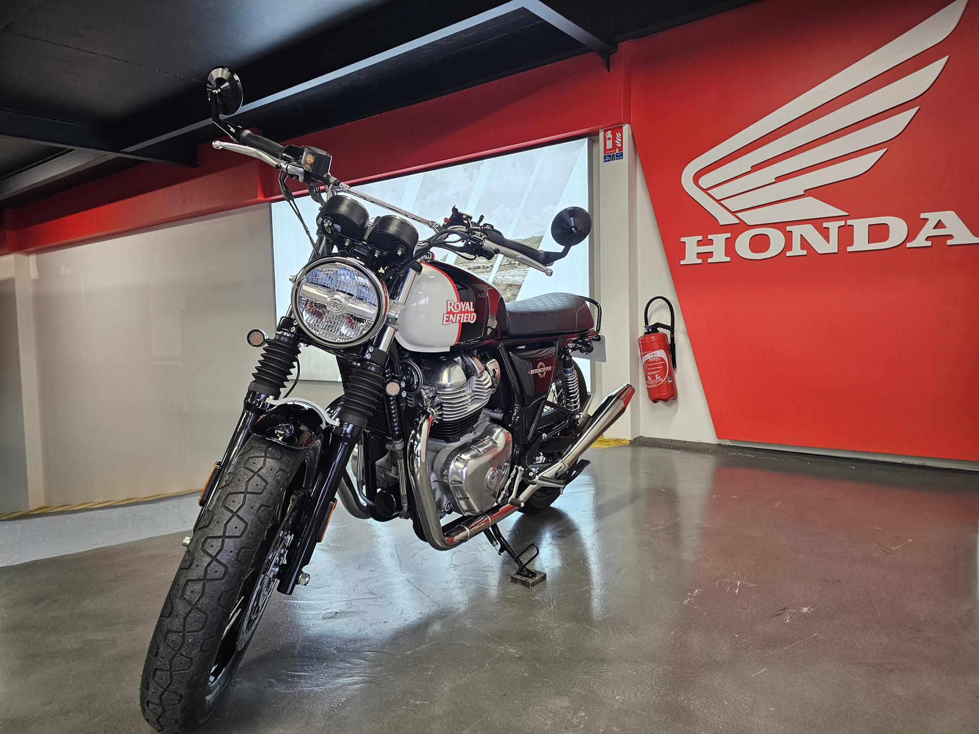 ROYAL ENFIELD 650 INTERCEPTOR