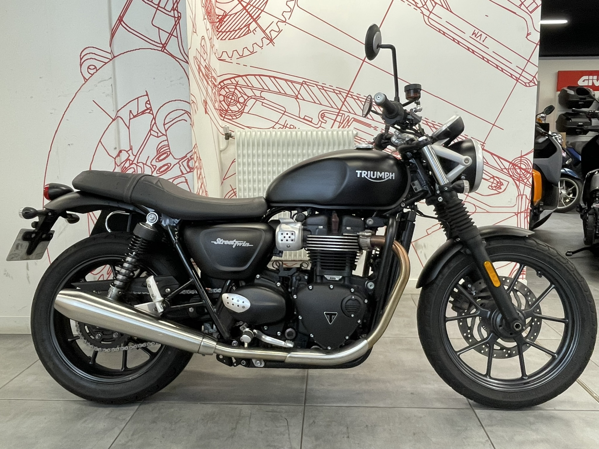 TRIUMPH 900 STREET TWIN  900