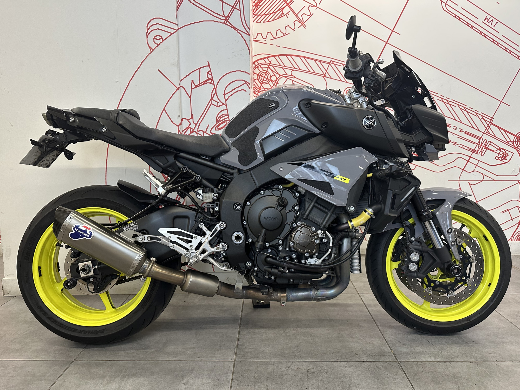 YAMAHA 1000 MT-10