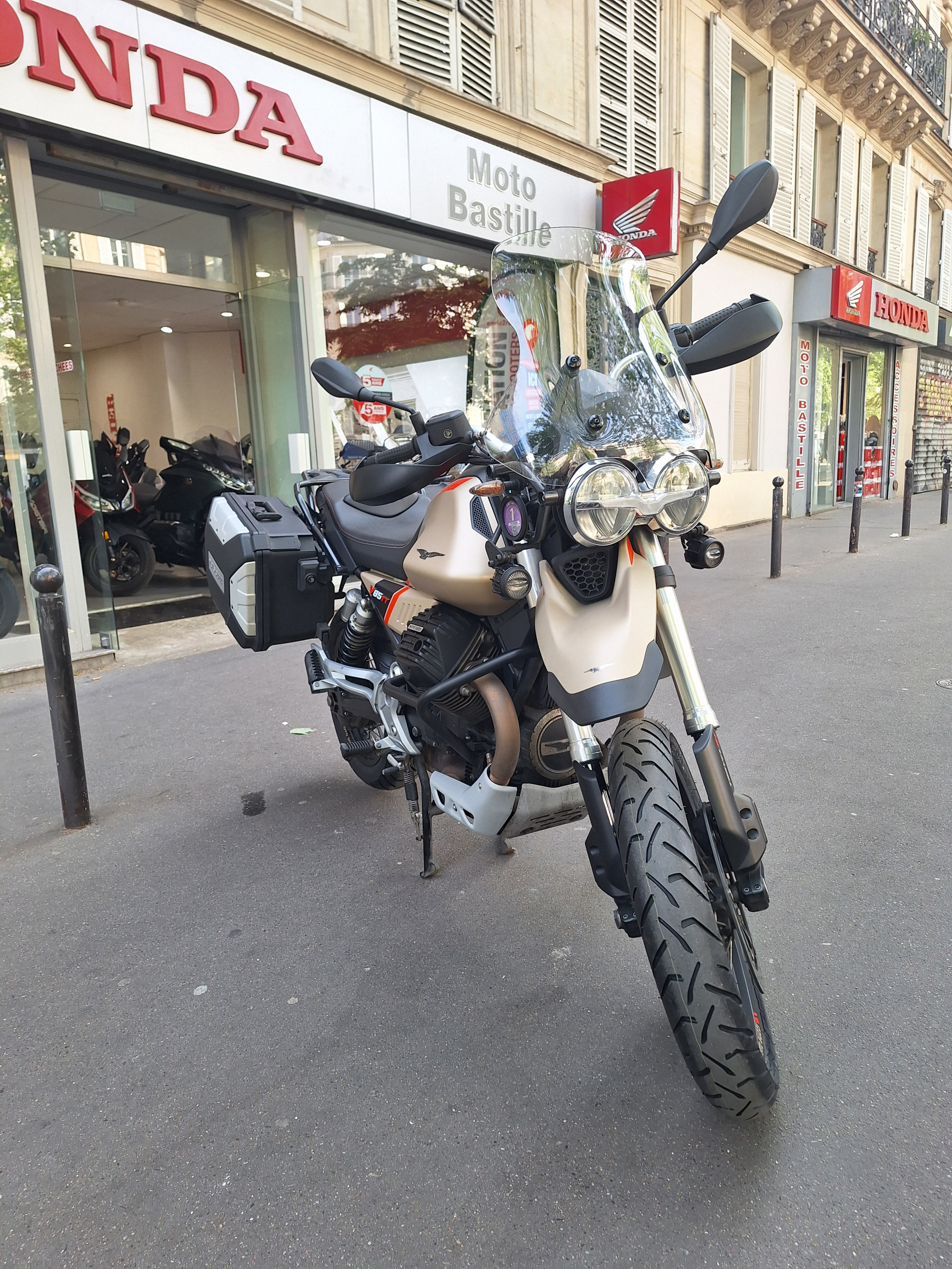 MOTO GUZZI 850 V85 TT TRAVEL PACK 850