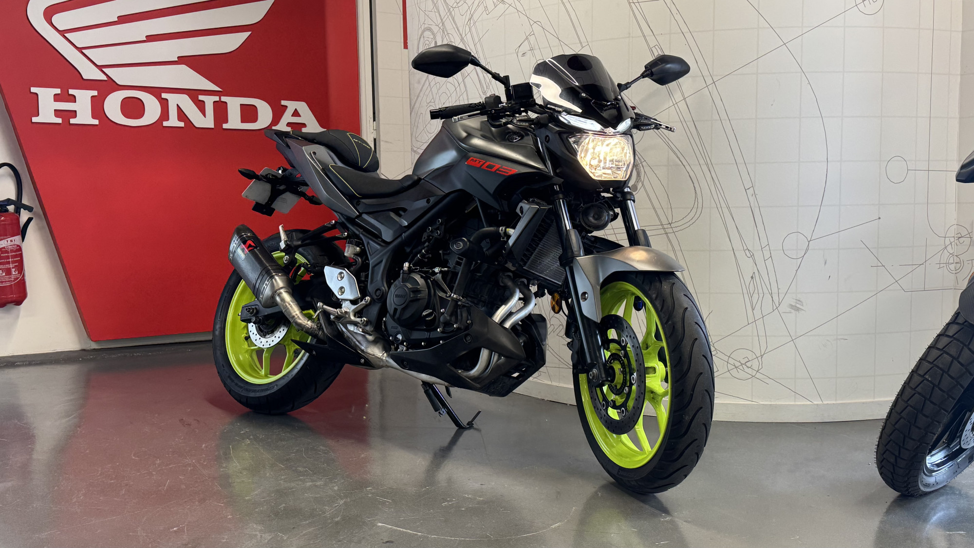 YAMAHA 320 MT-03 300
