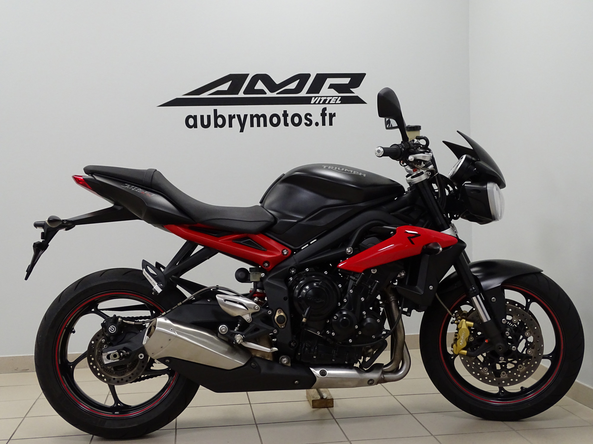 TRIUMPH 675 STREET TRIPLE 675 R