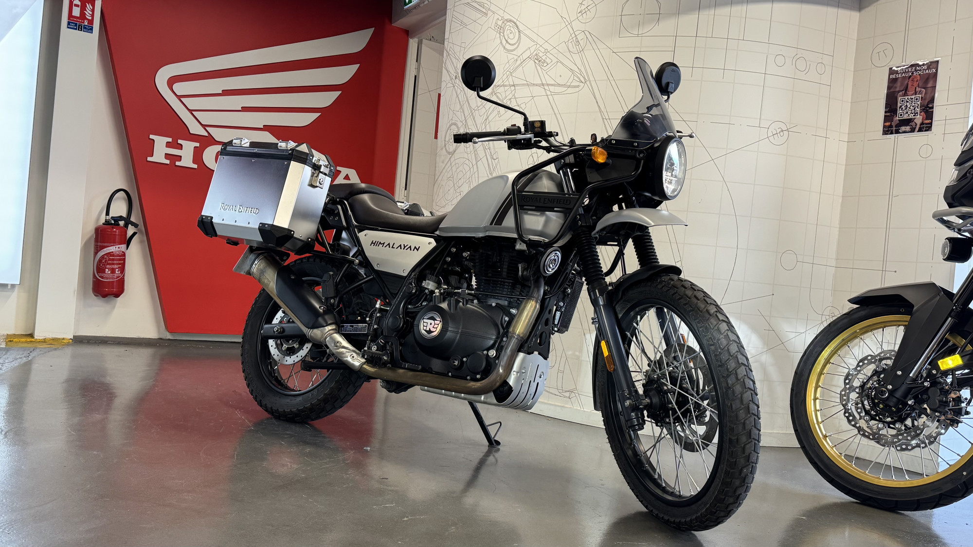 ROYAL ENFIELD 400 HYMALAYAN 400