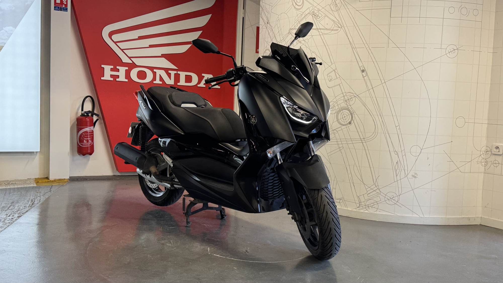 YAMAHA 125 X-MAX 125 IRON MAX