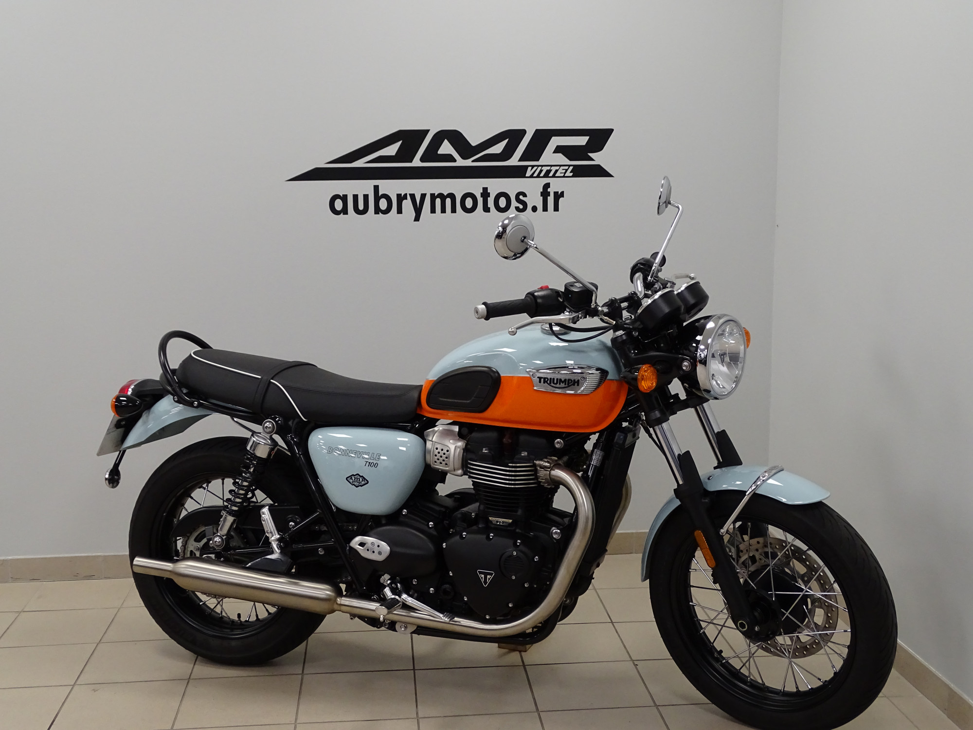 TRIUMPH 900 BONNEVILLE T100 900