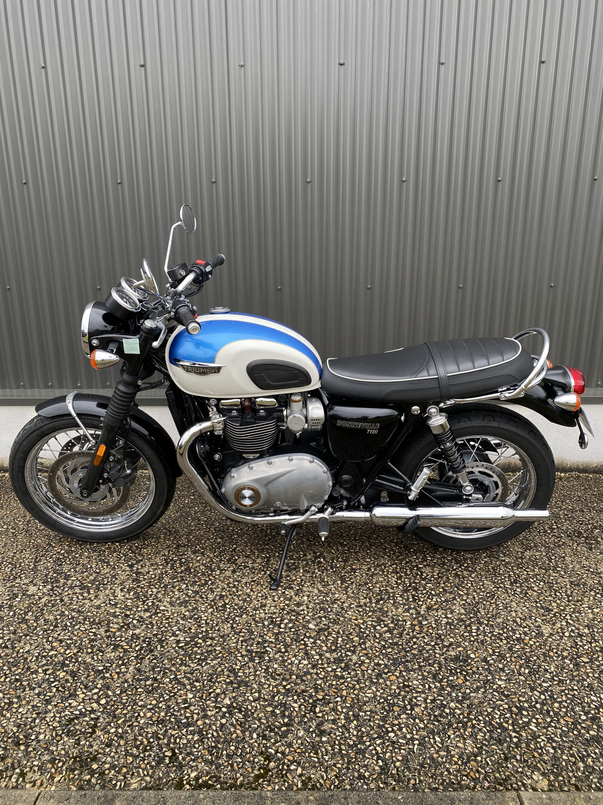 TRIUMPH 1200 BONNEVILLE T120