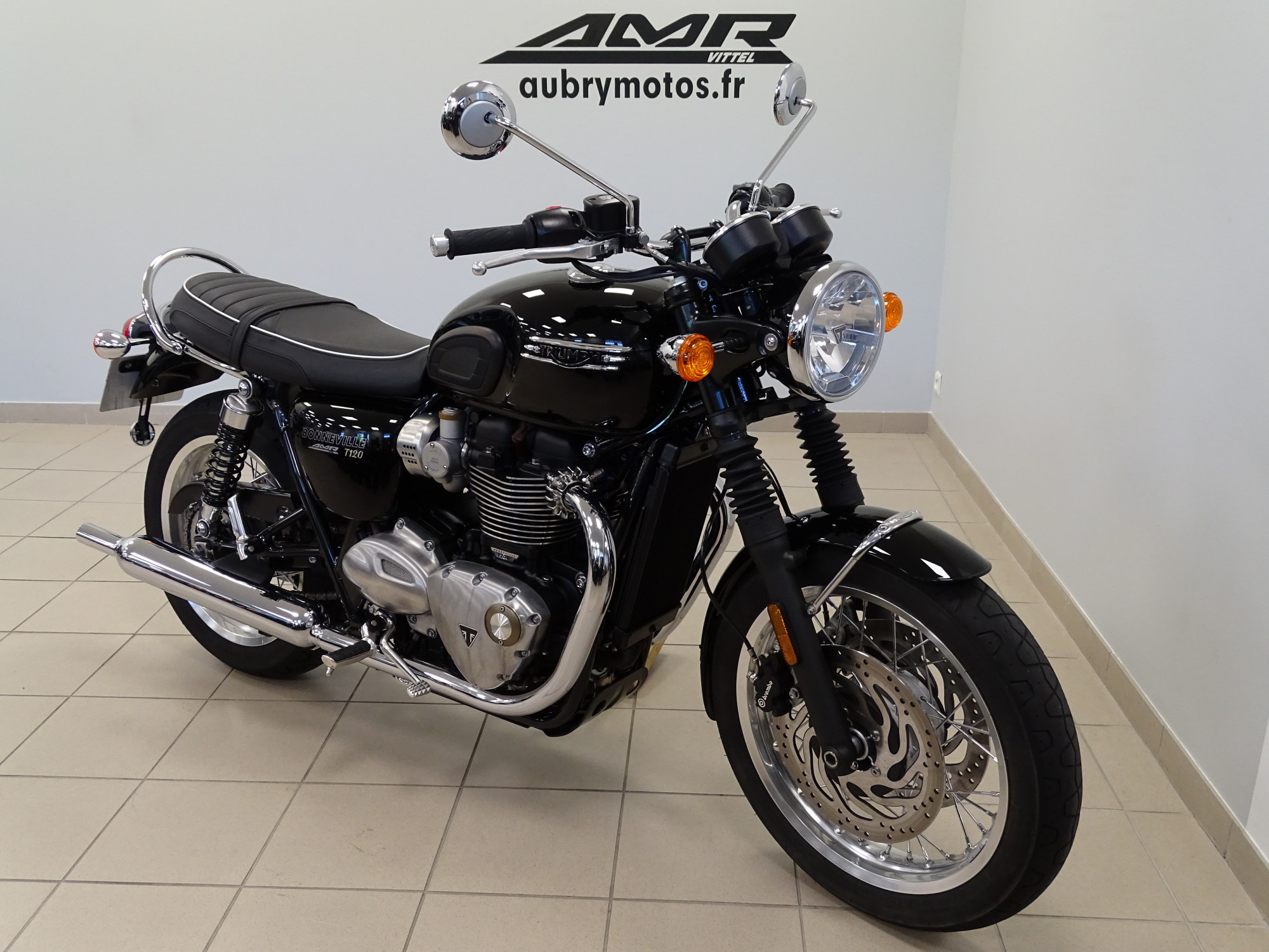 TRIUMPH 1200 BONNEVILLE T120
