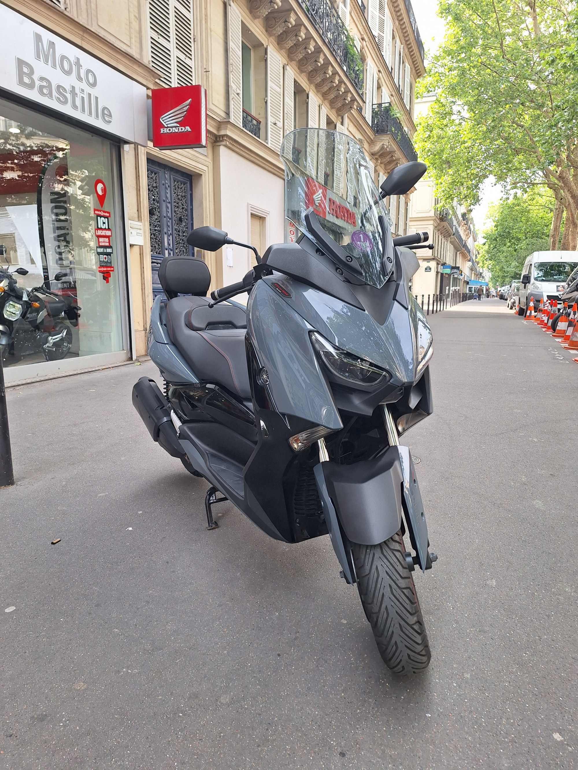 YAMAHA 300 XMAX 300 Tech Max
