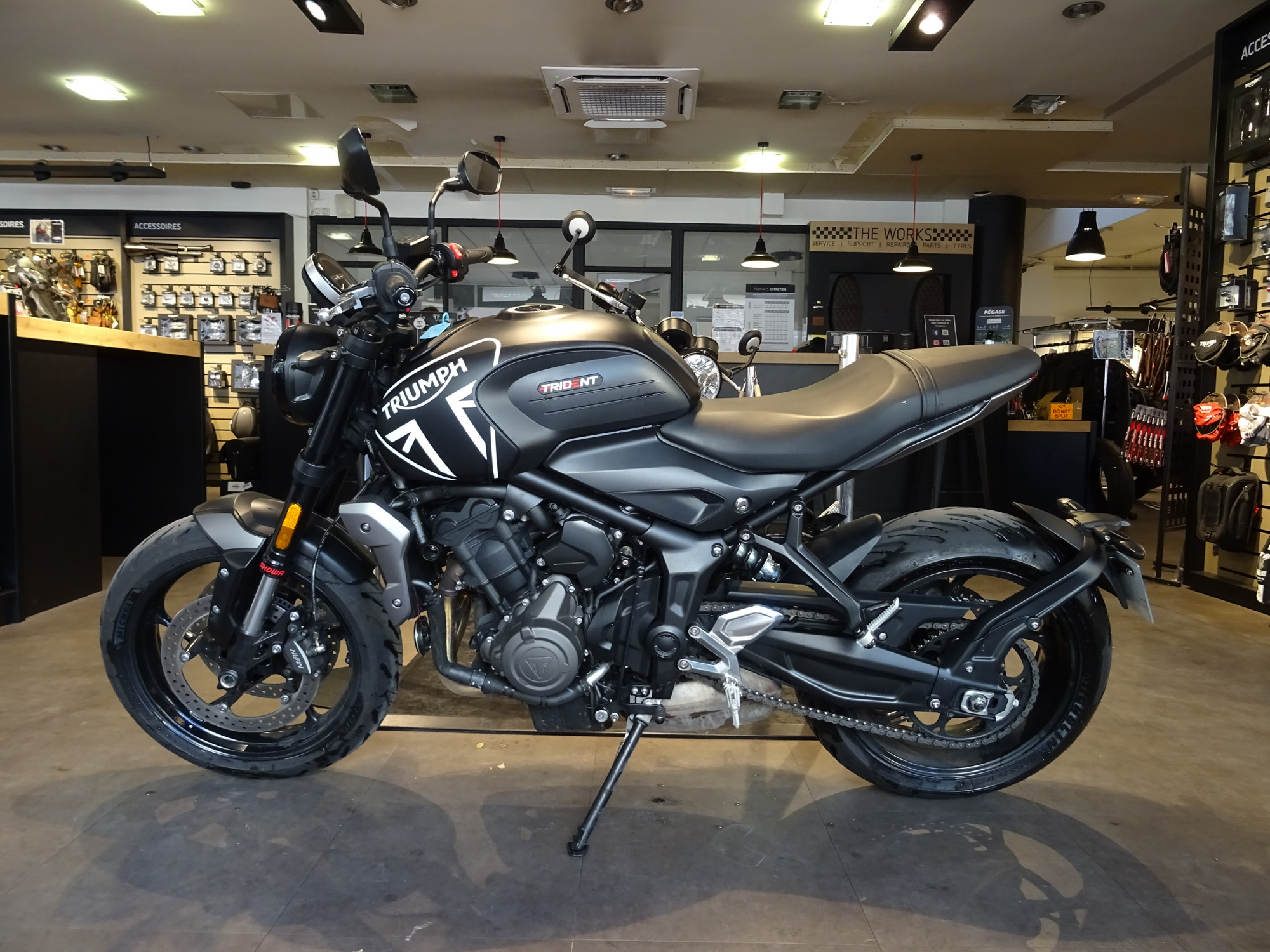 TRIUMPH 660 TRIDENT 660