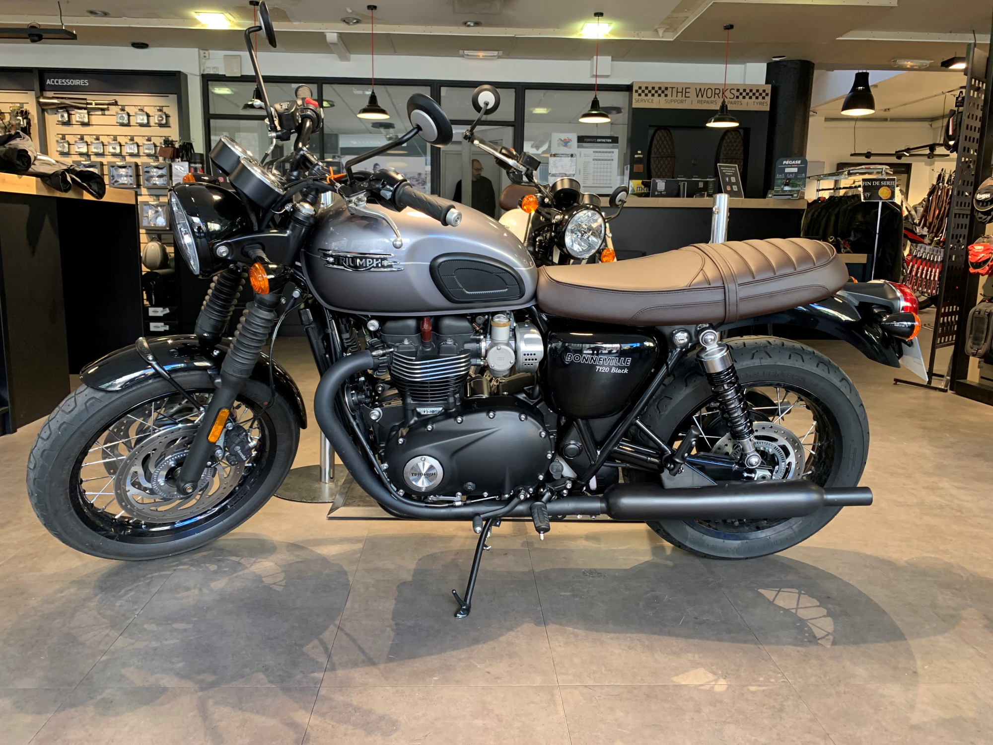 TRIUMPH 1200 BONNEVILLE T 120 BLACK