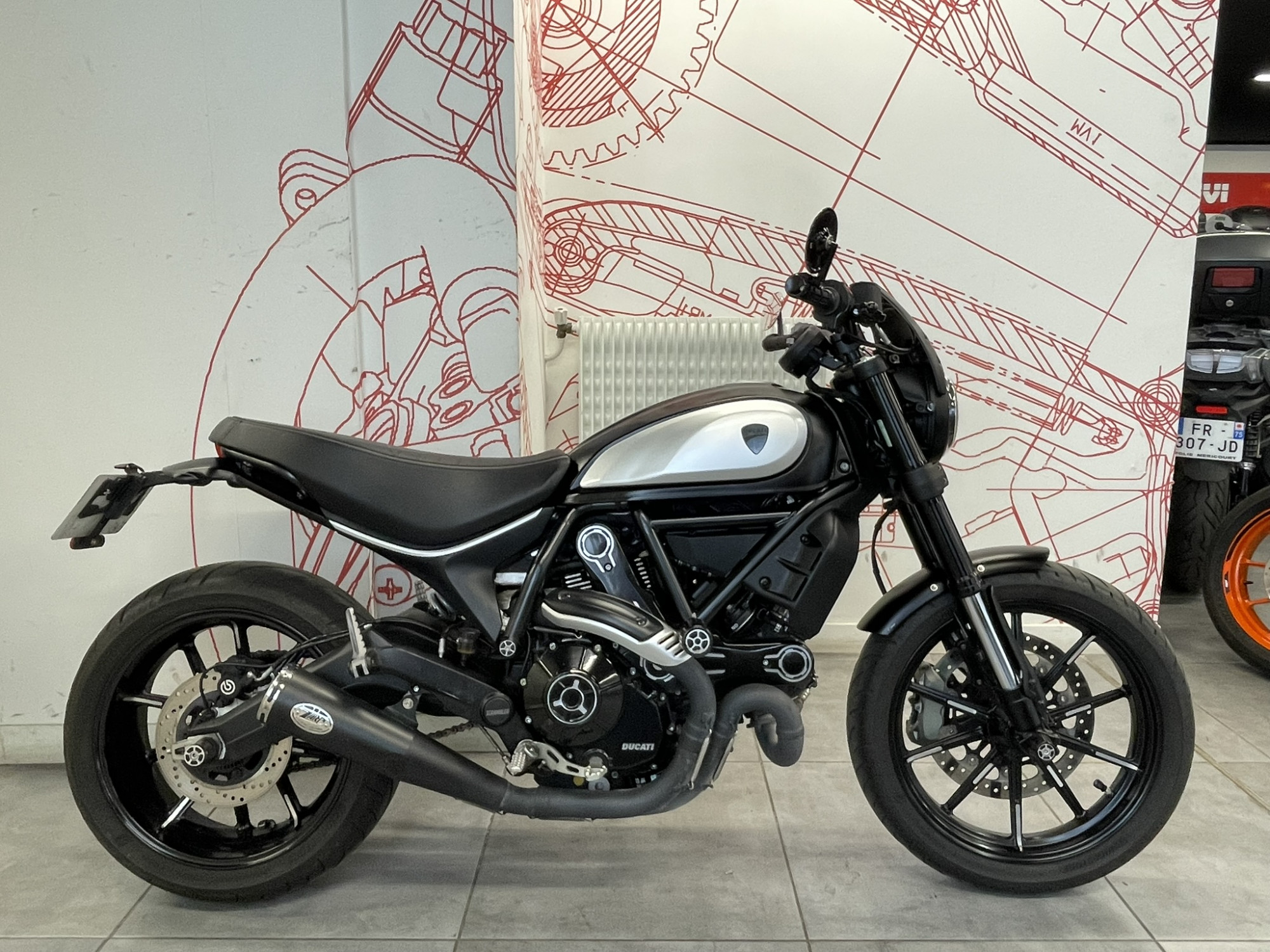 DUCATI 800 SCRAMBLER