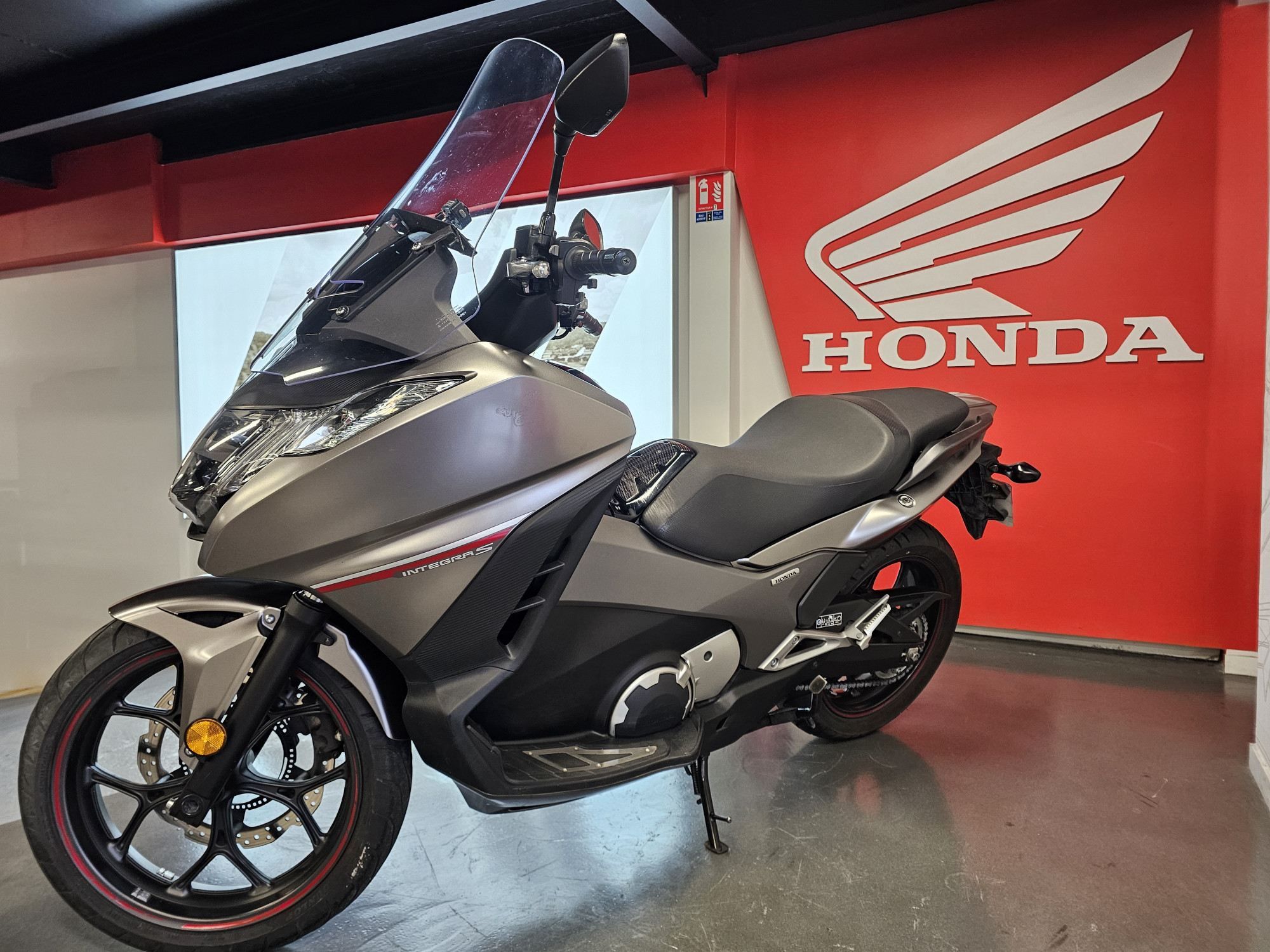 HONDA 750 INTEGRA 750 S