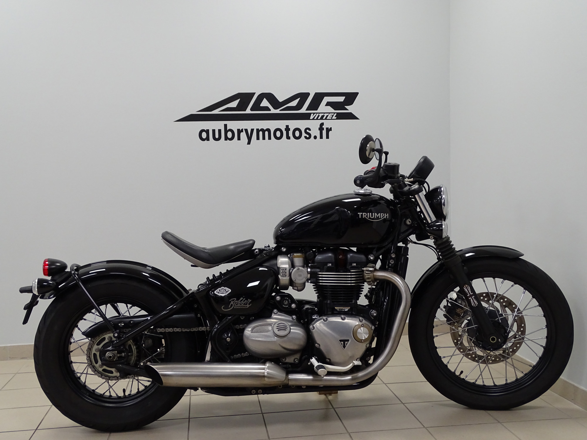 TRIUMPH 1200 Bonneville Bobber 1200