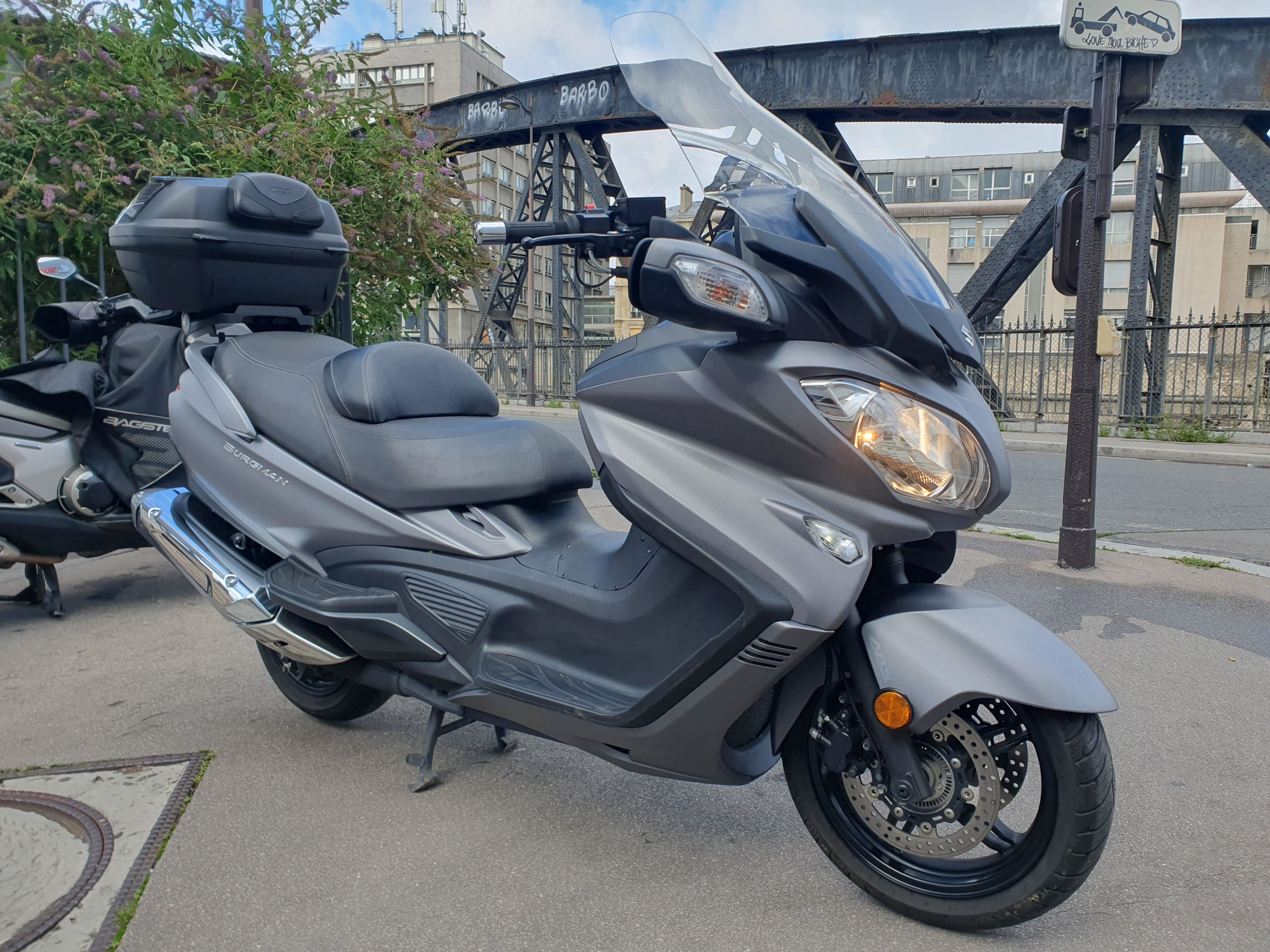 SUZUKI 650 BURGMAN 650