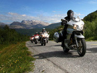 Moto Guzzi organise six virées en Europe pour rejoindre l'EICMA