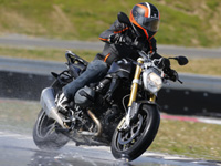 Essai pneu moto : nouveau Metzeler Roadtec 01