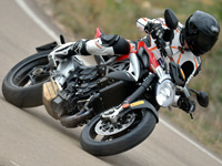 Essai du nouveau pneu moto Pirelli Diablo Rosso 3