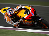 Essais Moto GP Qatar (FP1) : Stoner encore devant !