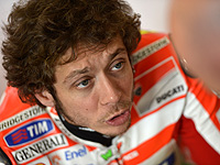 Valentino Rossi dément vouloir prendre sa retraite fin 2012
