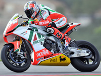 Biaggi et Aprilia repartent pour deux tours !