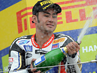 Leon Haslam dans le team officiel BMW en 2011