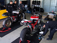 Essais WSBK : Ducati et BMW font des heures sup'