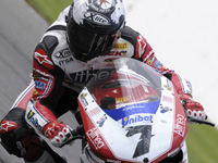 WSBK : Checa gagne la bataille d'Angleterre !