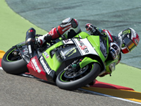 WSBK Espagne (1) : Rea résiste à un super Davies