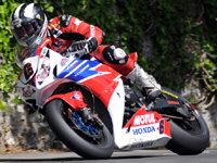 TT 2013 : Michael Dunlop s'impose en Superbike