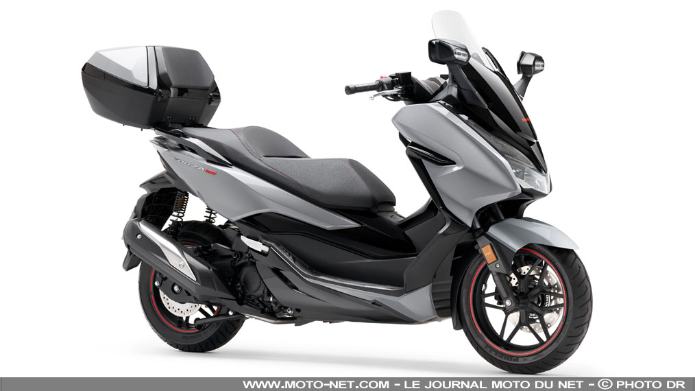 Le scooter Honda Forza 300 en série limitée avec top-case