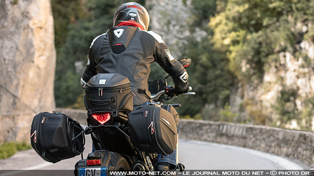 Valises ST 609 par Givi : bagagerie souple pour motos "dures