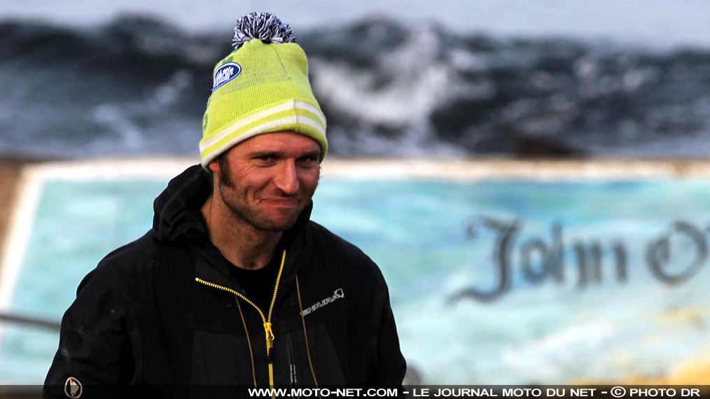 Le pilote moto Guy Martin se fait encore bobo... à vélo