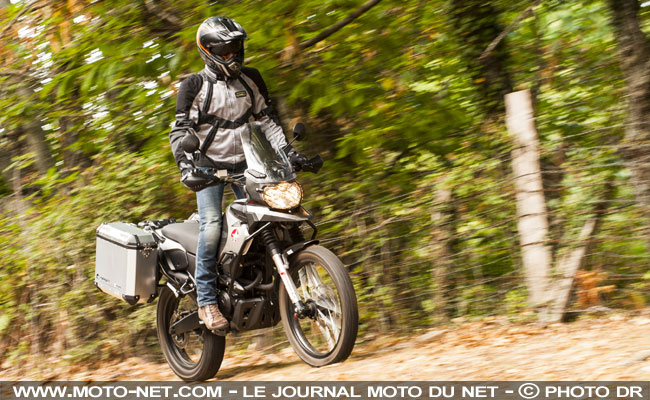 Contacts avec la Black Seven, la Cafe Racer TT40 et l'Adventure 400R