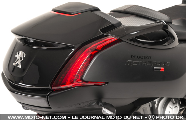 Scooters Peugeot 2017 : nouveau Metropolis 400 ABS TCS et inédit Belville 125
