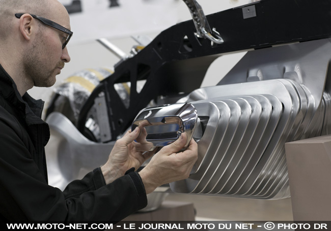 BMW Motorrad Vision Next 100 : la moto très futuriste de Béhème