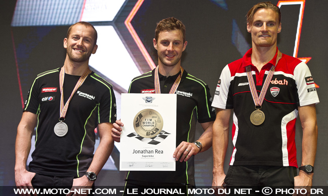 Sykes, Rea et Davies - Jonathan Rea dans la légende du World Superbike