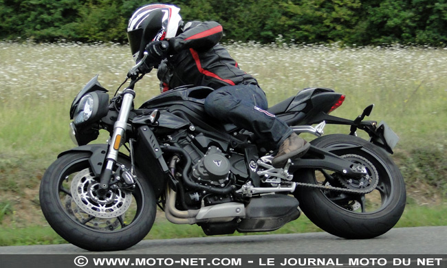  Duel Z900 Vs Street Triple S : un combat, deux chefs