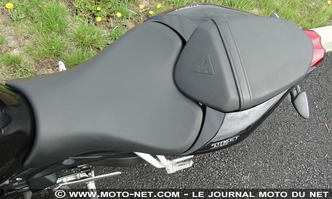  Duel Z900 Vs Street Triple S : un combat, deux chefs