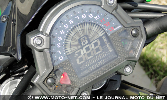  Duel Z900 Vs Street Triple S : un combat, deux chefs