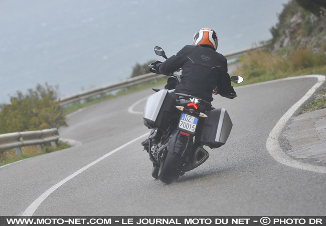 Survêtements moto de pluie : le test de Moto Magazine