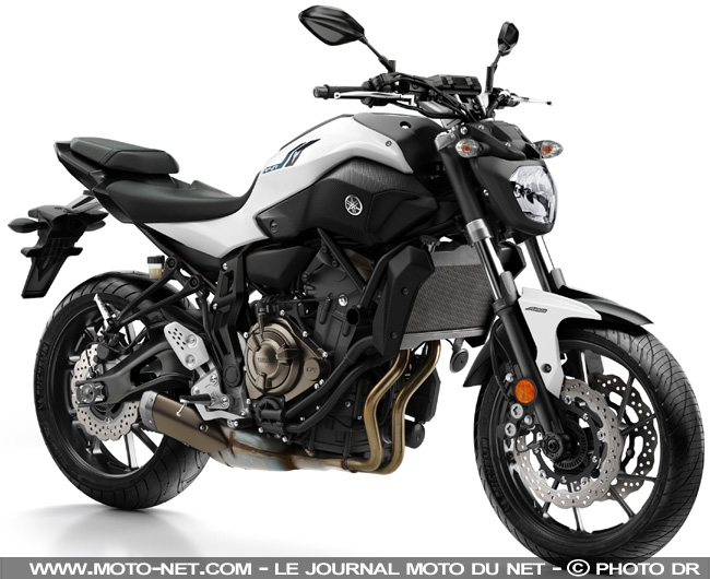 Nouveaux coloris 2017 dans la gamme motos Yamaha 
