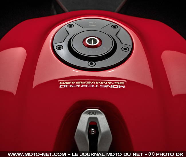  Monster 1200 25° anniversario : série spéciale du roadster Ducati