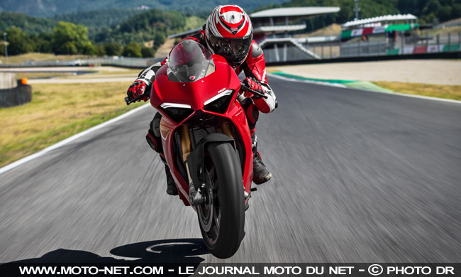  Ducati Panigale V4 : la même en deux fois mieux ?