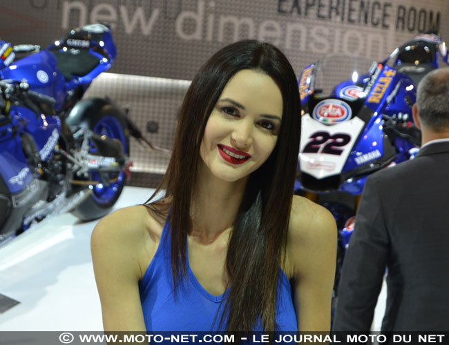 Les plus belles hôtesses du salon EICMA de Milan