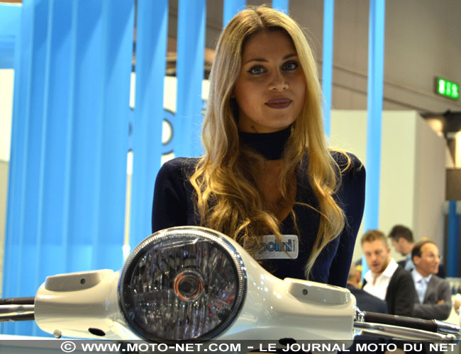 Les plus belles hôtesses du salon EICMA de Milan